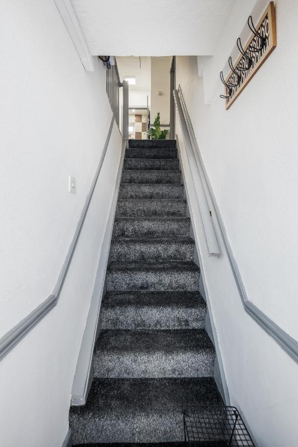 Heathrow 2-Bedroom Maisonette With Parking West Drayton  Bagian luar foto